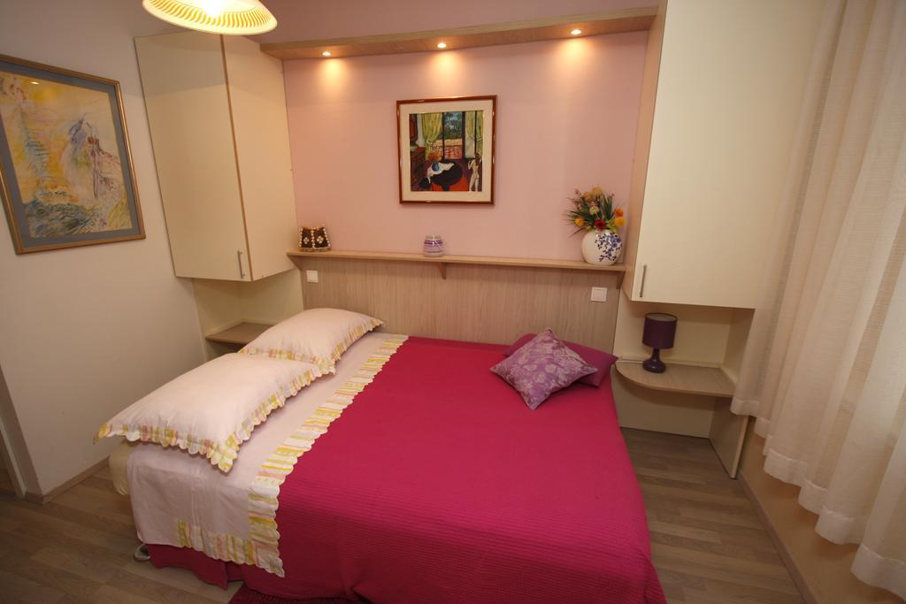Apartments Delfin Tučepi Rom bilde