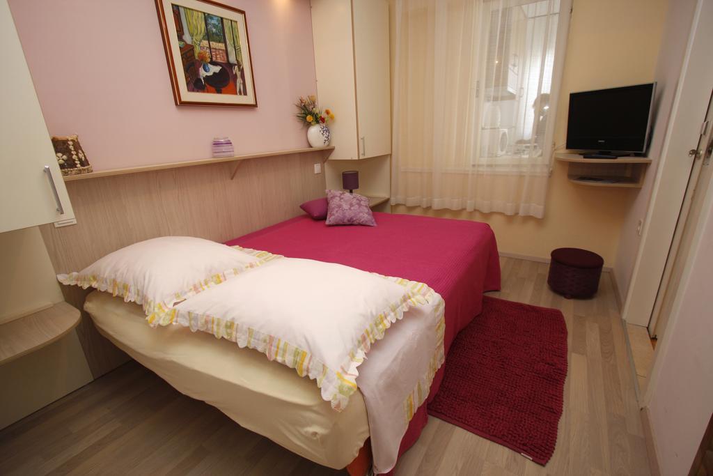 Apartments Delfin Tučepi Rom bilde