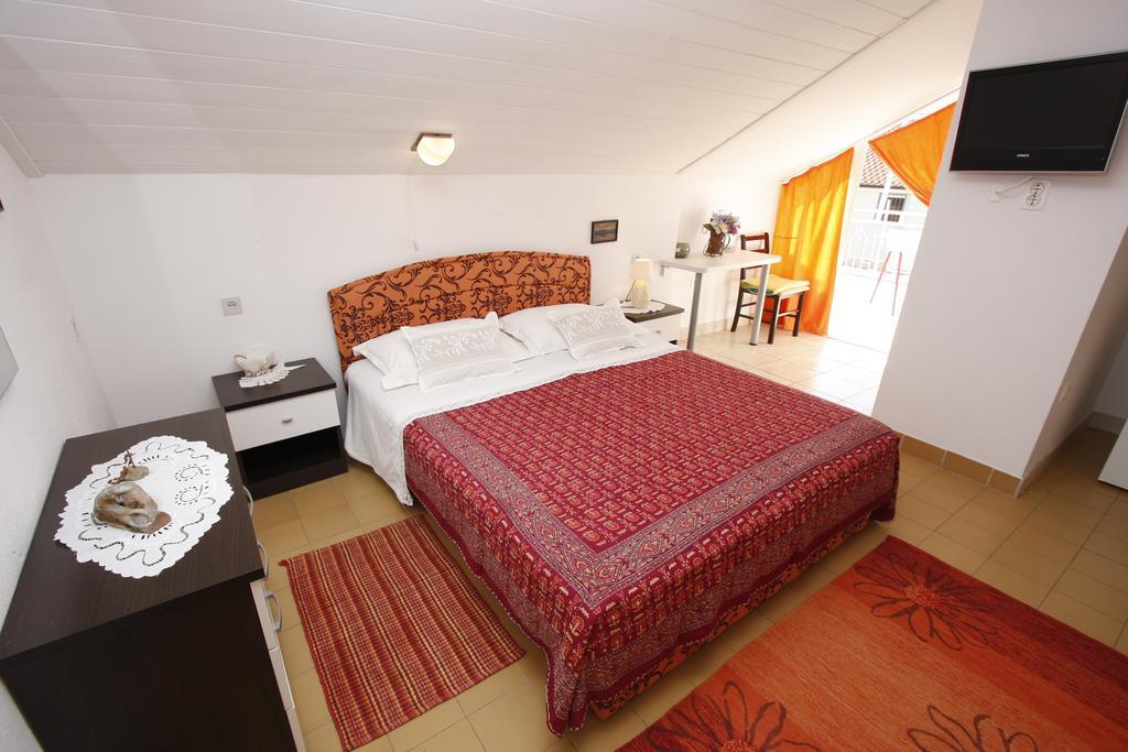 Apartments Delfin Tučepi Rom bilde