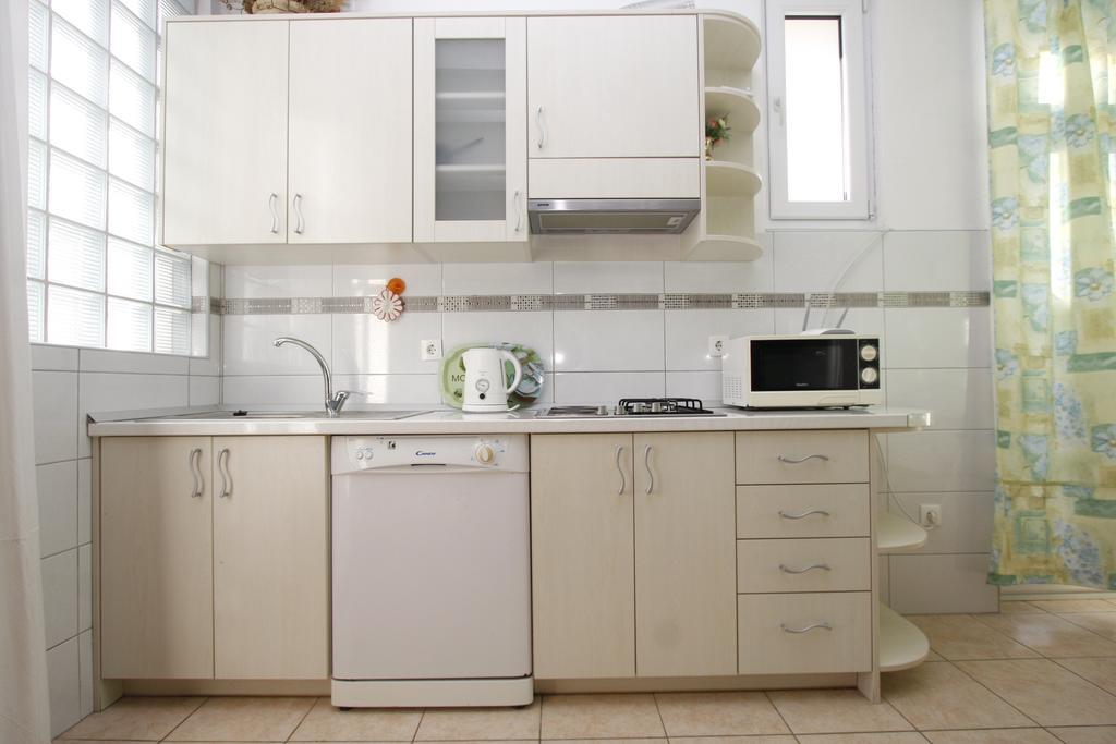 Apartments Delfin Tučepi Rom bilde
