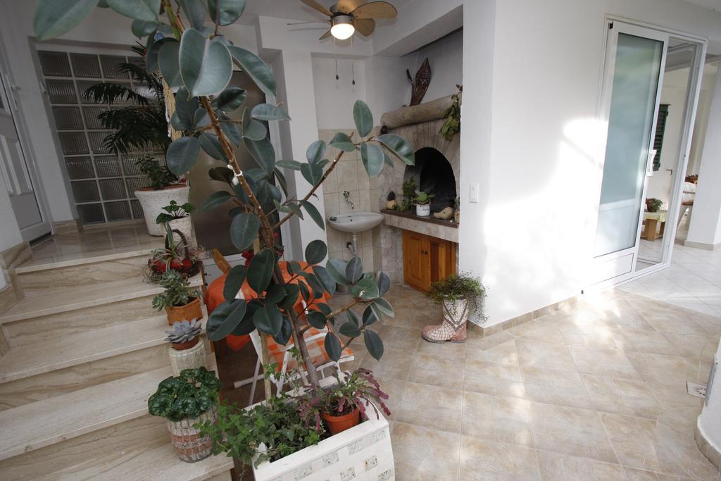 Apartments Delfin Tučepi Rom bilde