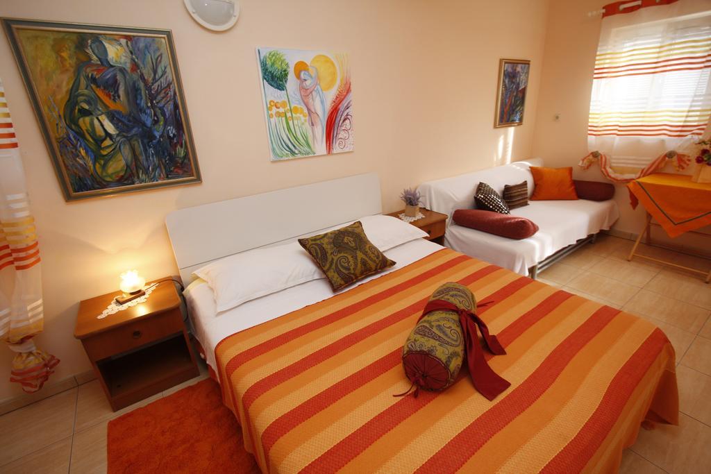 Apartments Delfin Tučepi Rom bilde