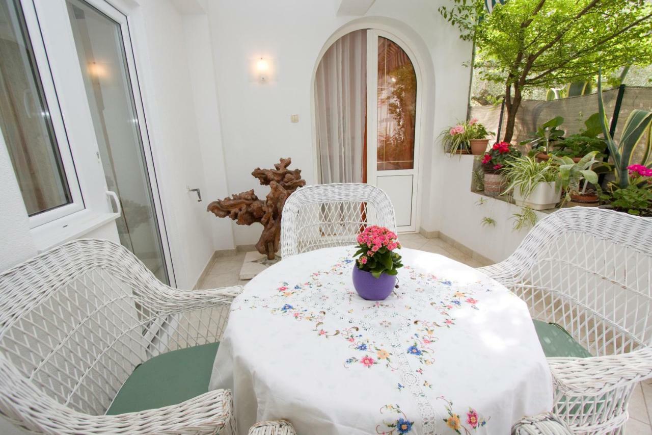 Apartments Delfin Tučepi Eksteriør bilde